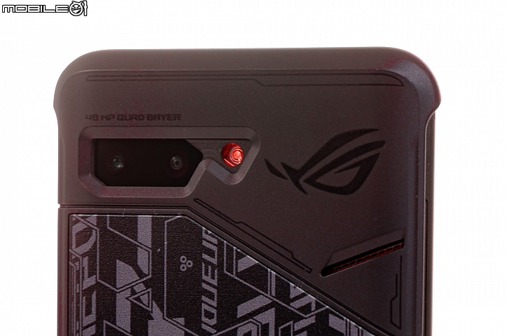 王者風範!ASUS ROG Phone II大全套開箱、初步效能測試