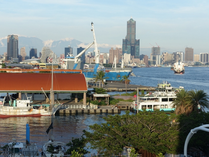 [住宿] 高雄市 鼓山區 碧港良居商旅 — 擁有臨港美景、美好早餐與環境的住宿點