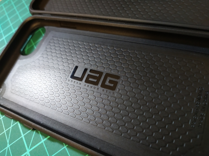 UAG正仿開箱以及比教 UAG MONARCH 頂級版 紅金配色