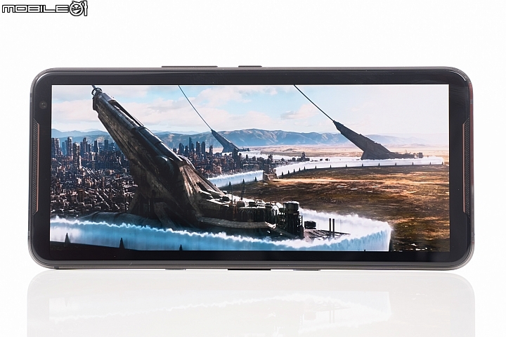 王者風範!ASUS ROG Phone II大全套開箱、初步效能測試