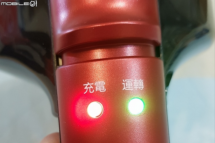 開箱東芝 VC-WL100APT直立手持兩用無線吸塵器