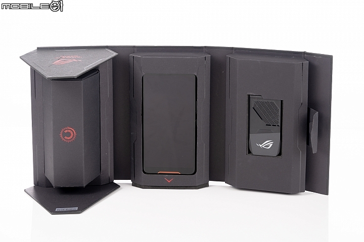 王者風範!ASUS ROG Phone II大全套開箱、初步效能測試