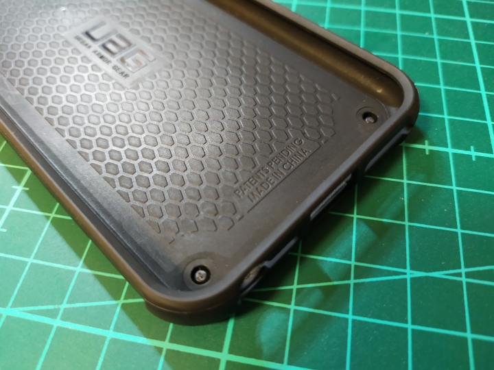 UAG正仿開箱以及比教 UAG MONARCH 頂級版 紅金配色