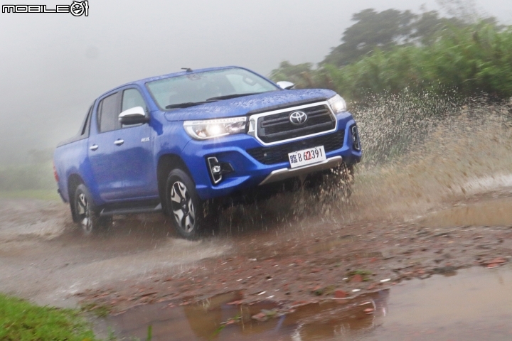 Toyota Hilux發表前試駕,名不虛傳的運動皮卡神車!