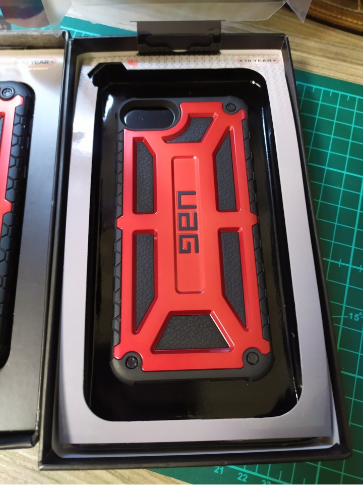 UAG正仿開箱以及比教 UAG MONARCH 頂級版 紅金配色