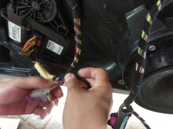 6代底盤第一次拆解+開通門板燈+倒車雷達更換