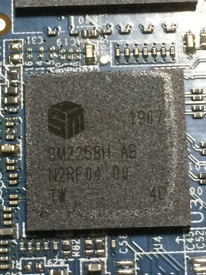 美光MX500 開蓋