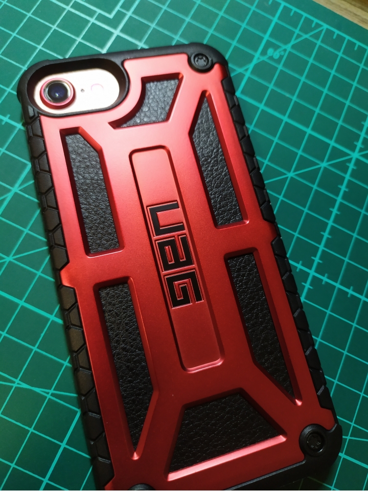 UAG正仿開箱以及比教 UAG MONARCH 頂級版 紅金配色