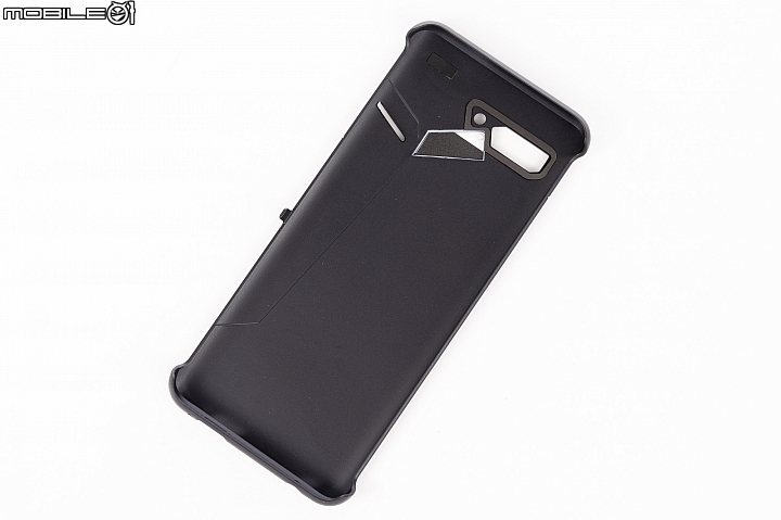 王者風範!ASUS ROG Phone II大全套開箱、初步效能測試
