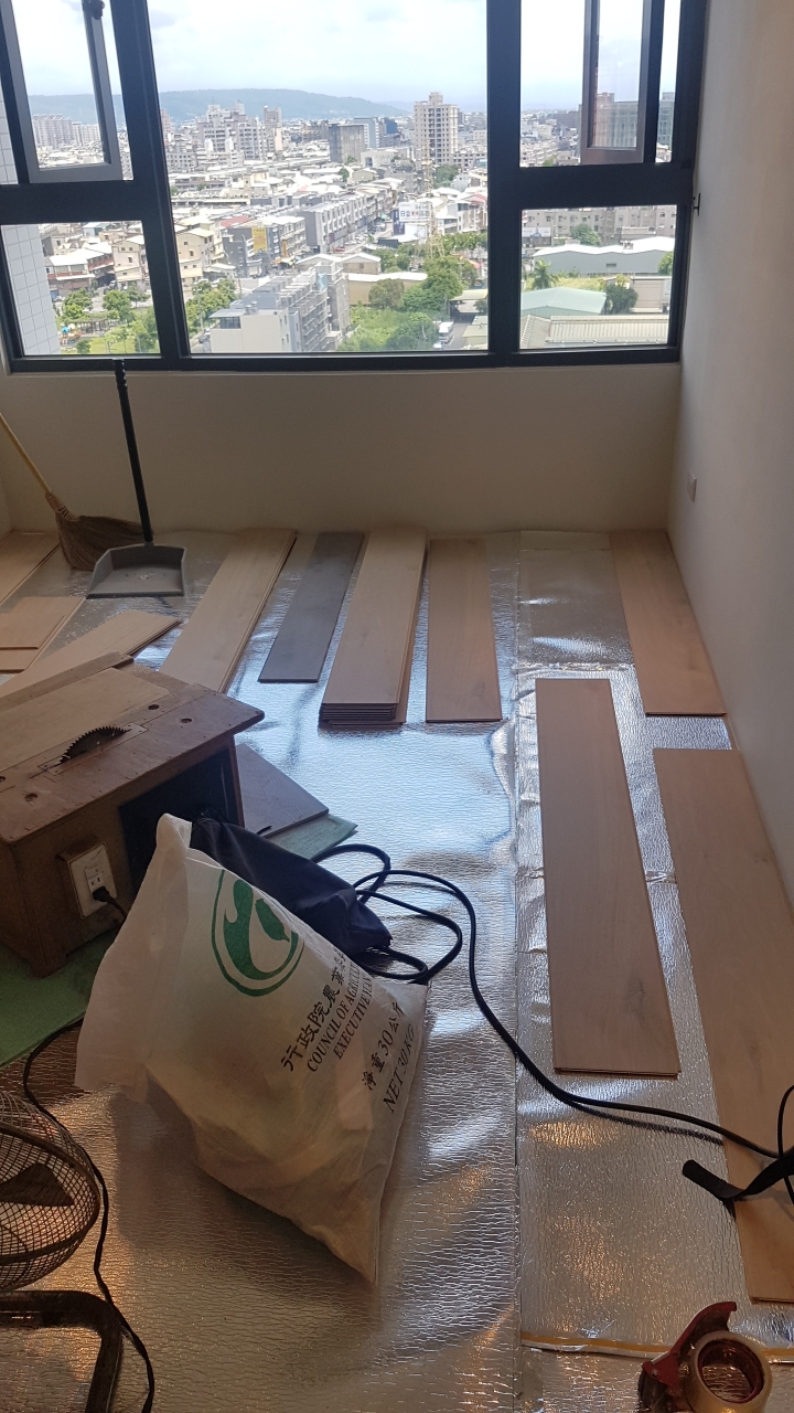 【開箱】【分享】馬上就能有無印風格的超耐磨木地板