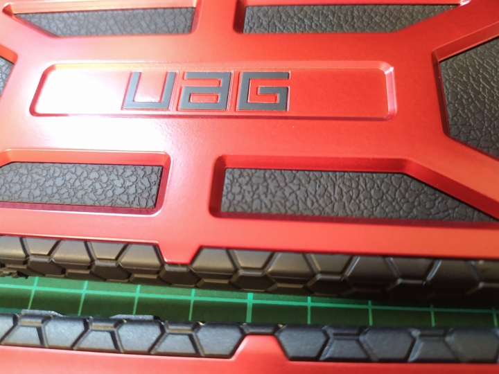 UAG正仿開箱以及比教 UAG MONARCH 頂級版 紅金配色