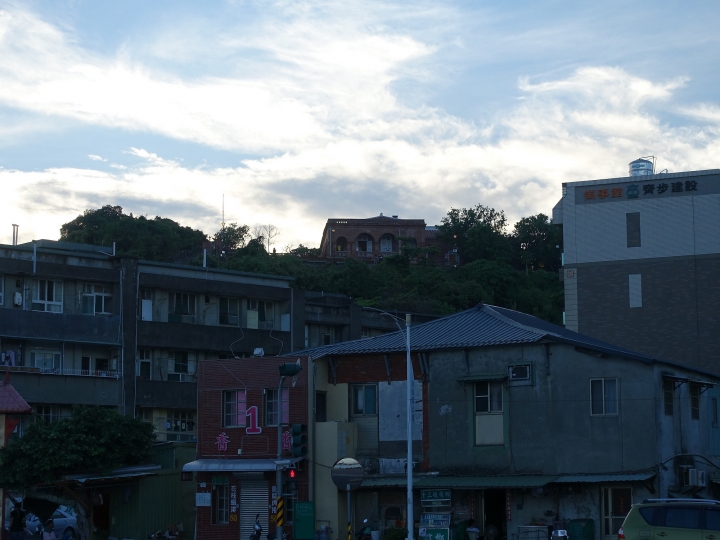 [住宿] 高雄市 鼓山區 碧港良居商旅 — 擁有臨港美景、美好早餐與環境的住宿點