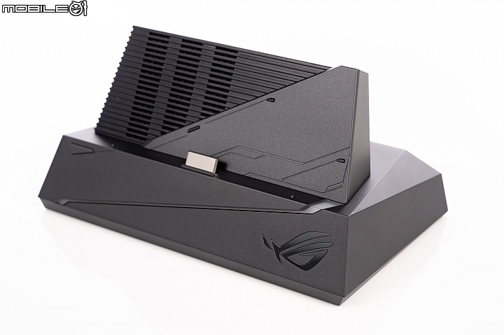 王者風範!ASUS ROG Phone II大全套開箱、初步效能測試