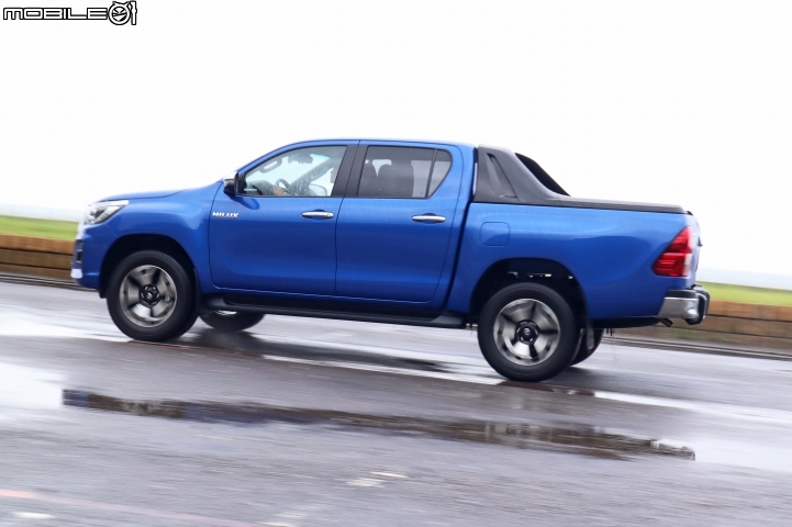 Toyota Hilux發表前試駕,名不虛傳的運動皮卡神車!