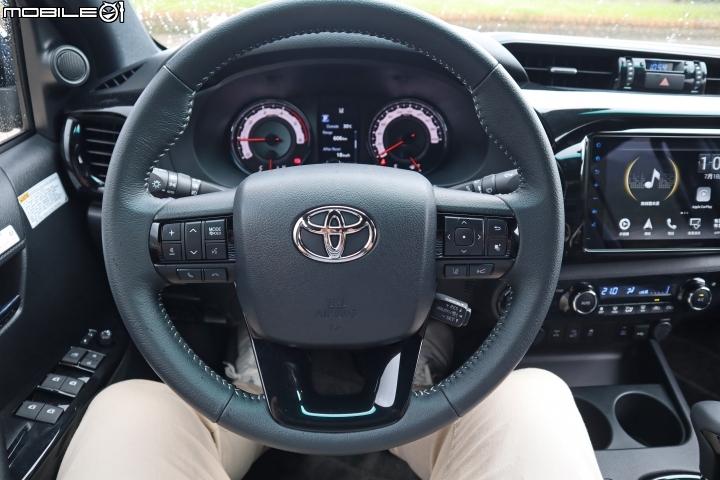 Toyota Hilux發表前試駕,名不虛傳的運動皮卡神車!