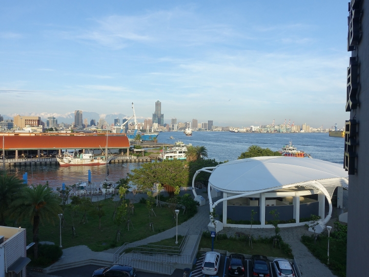 [住宿] 高雄市 鼓山區 碧港良居商旅 — 擁有臨港美景、美好早餐與環境的住宿點