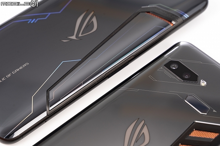 王者風範!ASUS ROG Phone II大全套開箱、初步效能測試