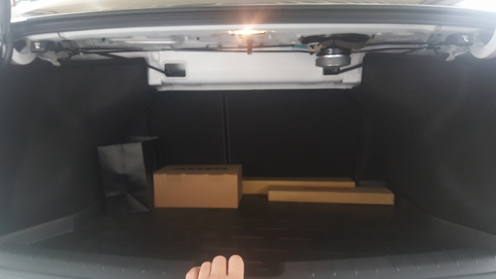 【改裝】Elantra Sport 行李箱燈改LED導光條