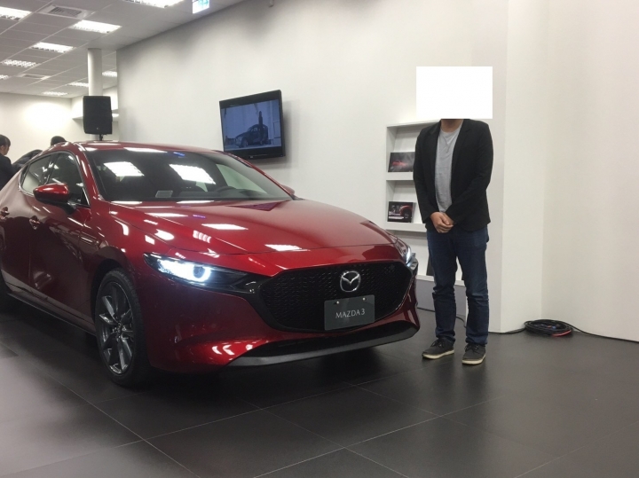 人生第一台車4代Mazda 3(4D頂級鋼鐵灰開箱)