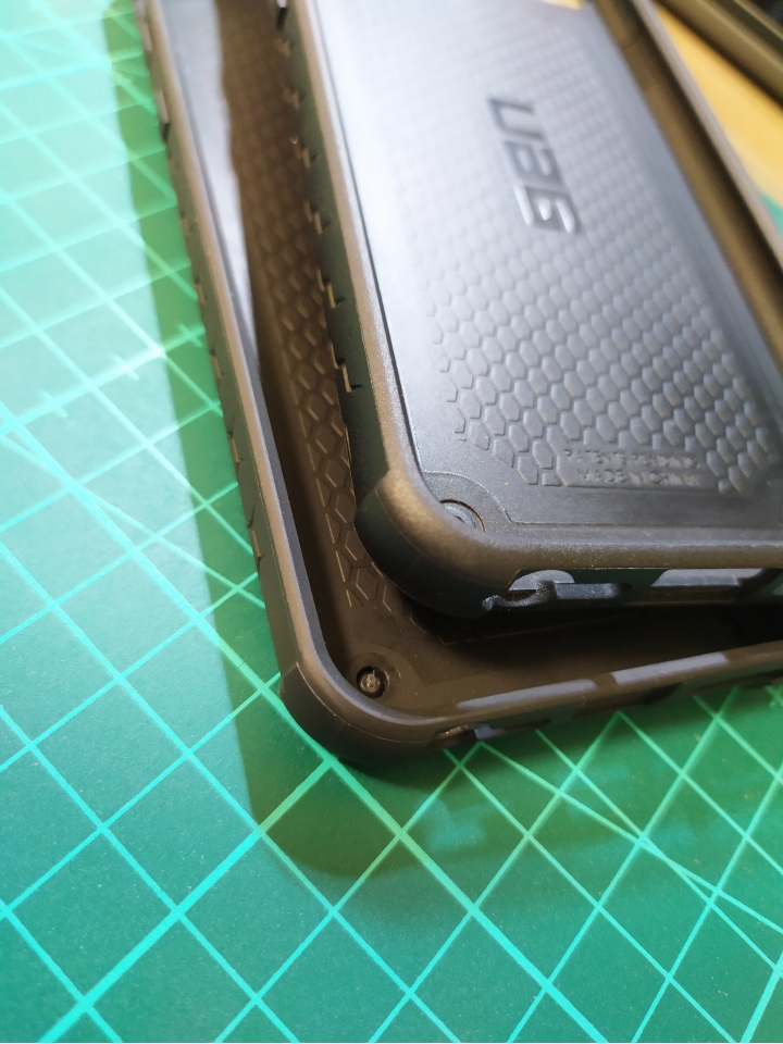 UAG正仿開箱以及比教 UAG MONARCH 頂級版 紅金配色