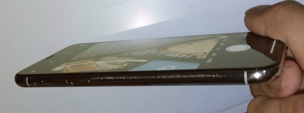 iPhone X保護殼玻璃貼推薦/充電/原廠線材/ 使用保護殼 外框受損