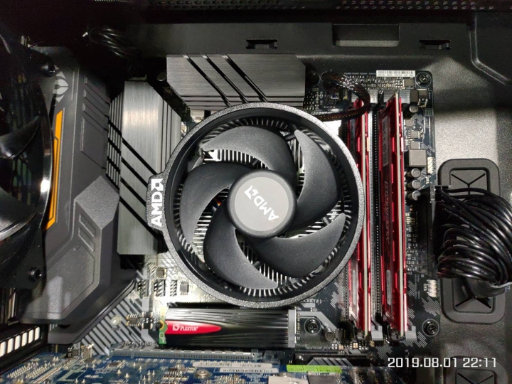 第一次自組電腦就卡關了 , 請求幫忙 (AMD 3600+華碩 TUF B450)已解決。謝謝大家。
