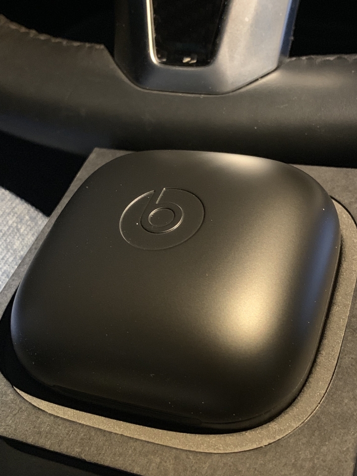 Beats POWERBEATS PRO 簡易開箱