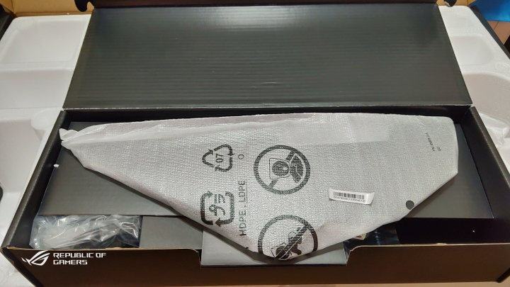 ROG Swift PG35VQ (簡單開箱)