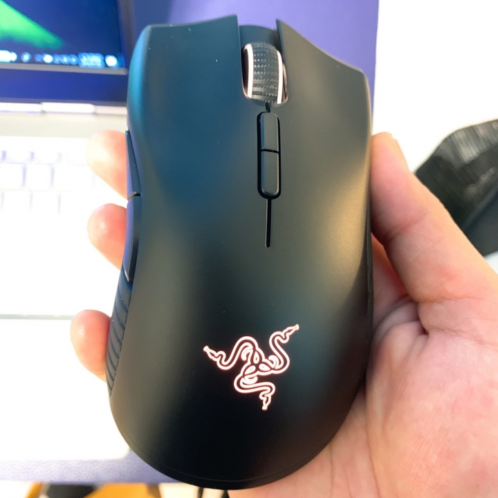 Razer 曼巴 Mamba 無線電競滑鼠開箱 !