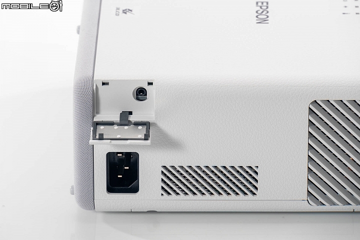 Epson EF-100自由視移動光屏 和電視互補的好搭檔