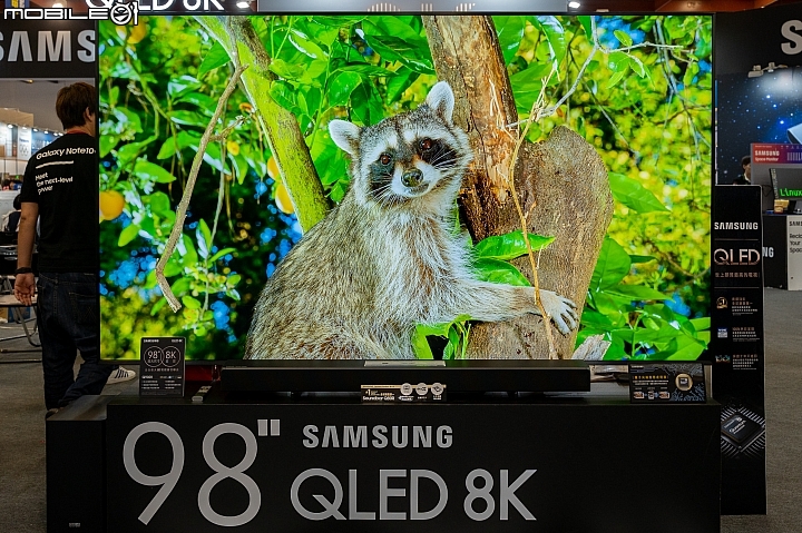以「大」取勝、價也驚人!三星 98吋 8K QLED量子電視登台開賣