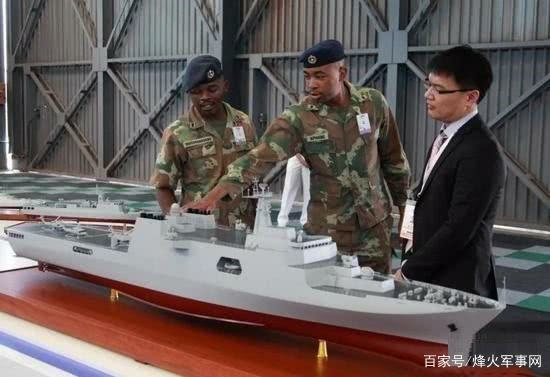 大陸賣出2萬多噸級的071e登陸艦,台灣能造嗎?