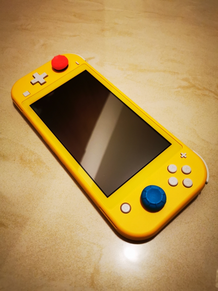 《開箱》雞蛋黃Nintendo switch lite