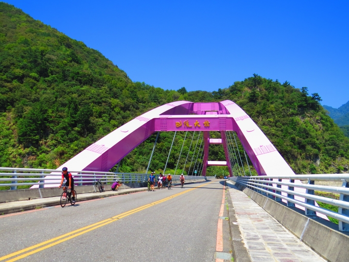 繼上次北宜北海岸之旅後...10月10日這天頂著晴朗的好天氣,再度騎著FNX來趟~台7線北橫公路 走拍之旅...