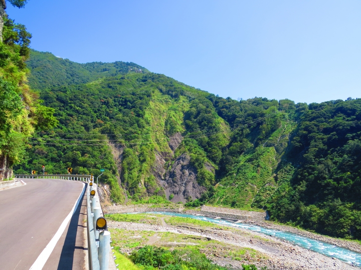 繼上次北宜北海岸之旅後...10月10日這天頂著晴朗的好天氣,再度騎著FNX來趟~台7線北橫公路 走拍之旅...