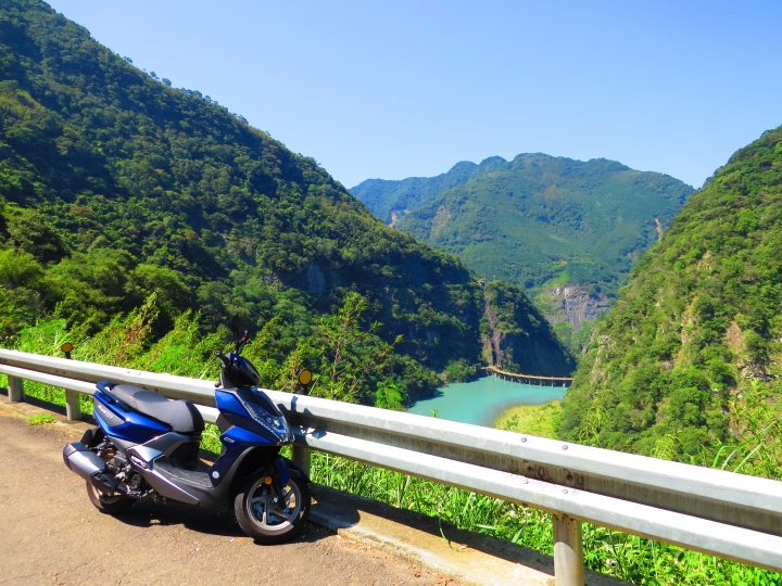 繼上次北宜北海岸之旅後...10月10日這天頂著晴朗的好天氣,再度騎著FNX來趟~台7線北橫公路 走拍之旅...