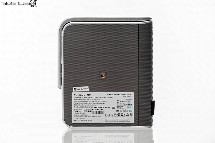 ViewSonic M1+ 無線微型投影機 釋放角度隨地展開個人小劇場