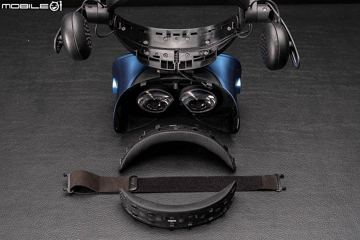 HTC Vive Cosmos 虛擬實境頭戴顯示器 兼顧自由度與擴充性的後起之秀