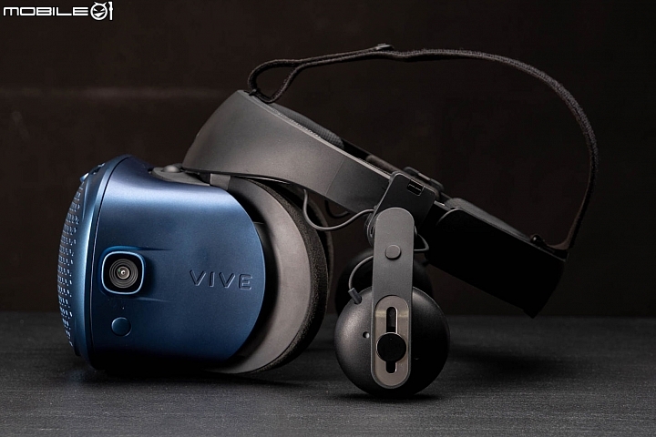 HTC Vive Cosmos 虛擬實境頭戴顯示器 兼顧自由度與擴充性的後起之秀