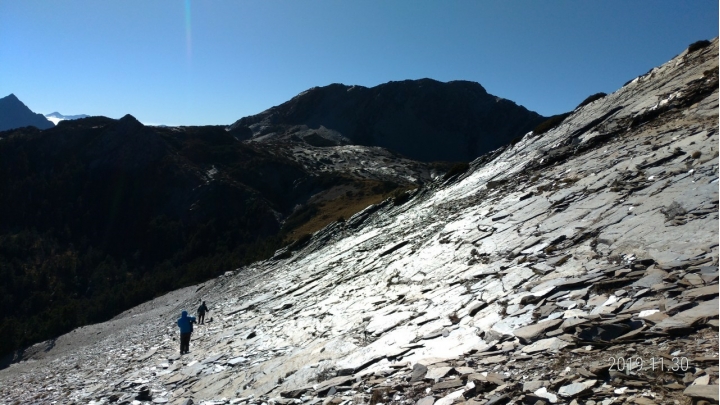 海到無邊天作岸 山登絕頂我為峰 成王之路 南湖大山