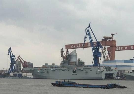中國登陸艦下餃子!光075攻擊艦就有4艘,排水量超20萬噸