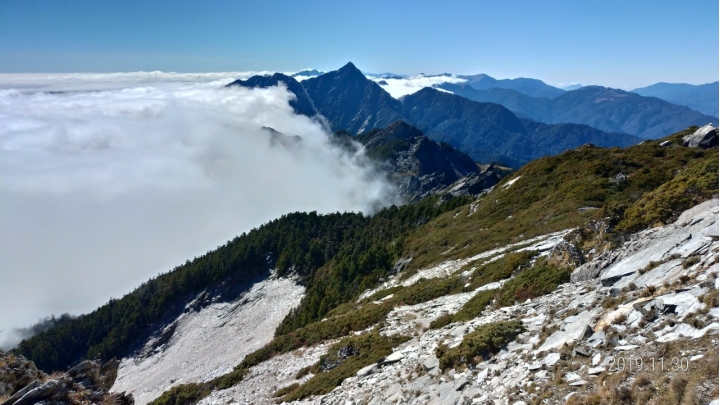 海到無邊天作岸 山登絕頂我為峰 成王之路 南湖大山