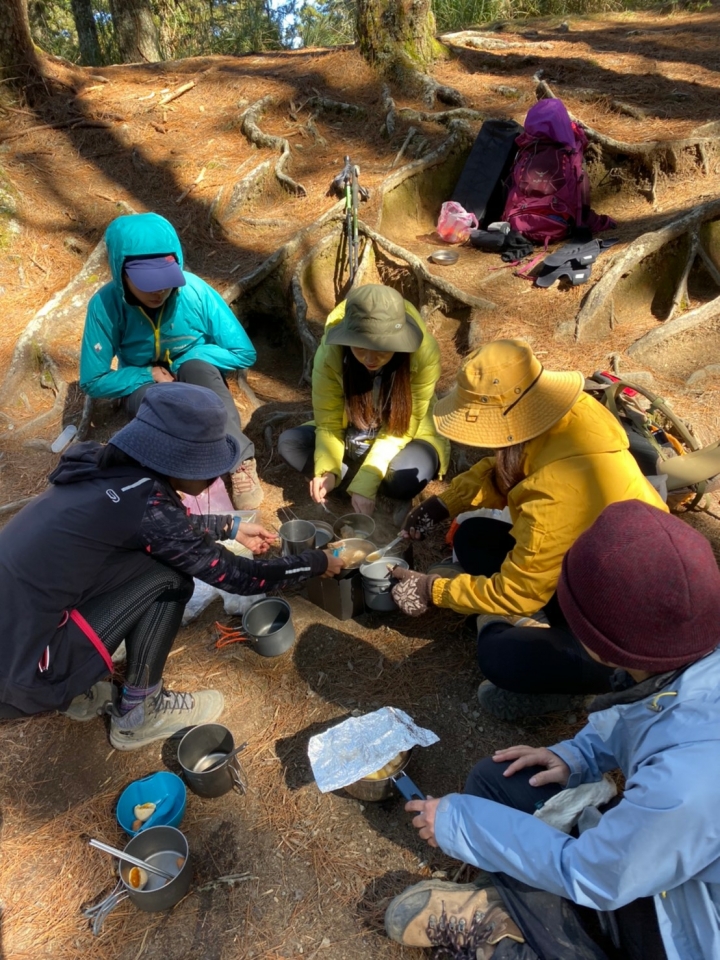 海到無邊天作岸 山登絕頂我為峰 成王之路 南湖大山