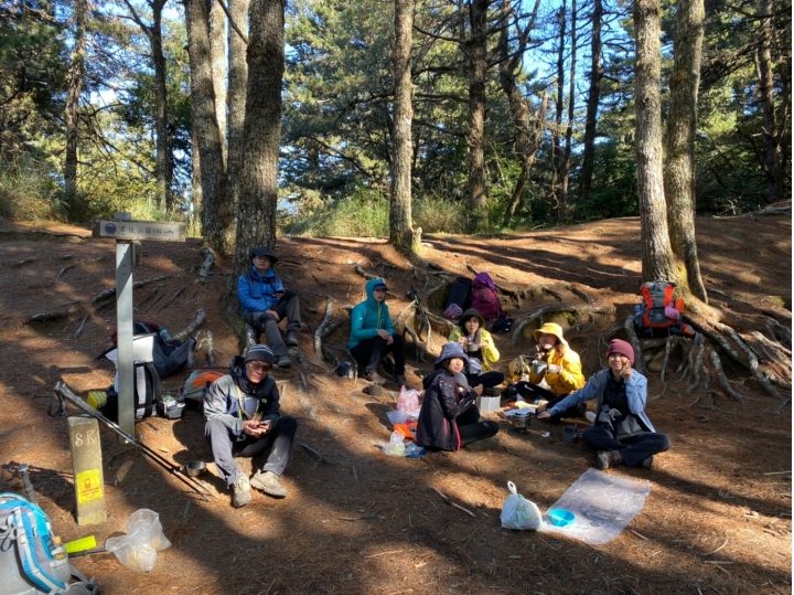 海到無邊天作岸 山登絕頂我為峰 成王之路 南湖大山