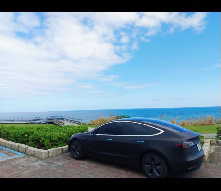 特斯拉Model 3 台塑南亞冰酷A9隔熱紙