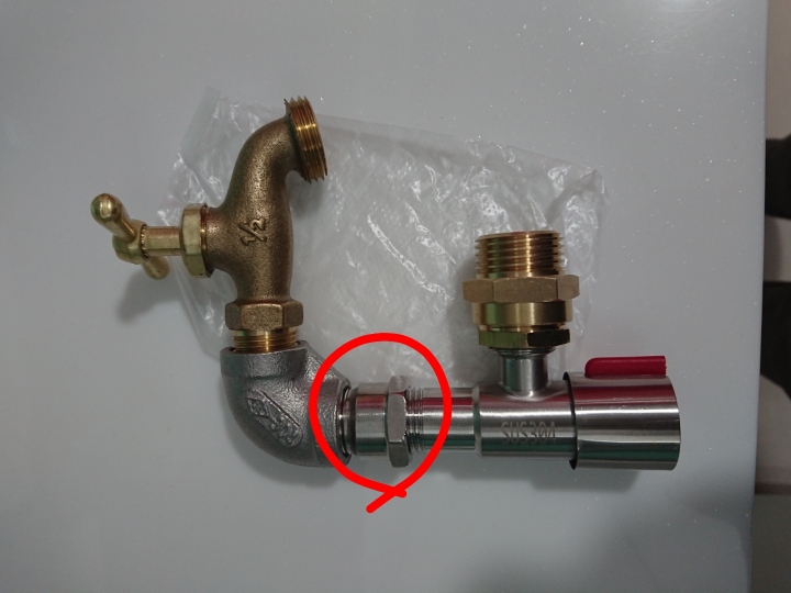 洗衣機專用進水管美規6分牙終於找到適合的水龍頭了(其實是凡爾)。