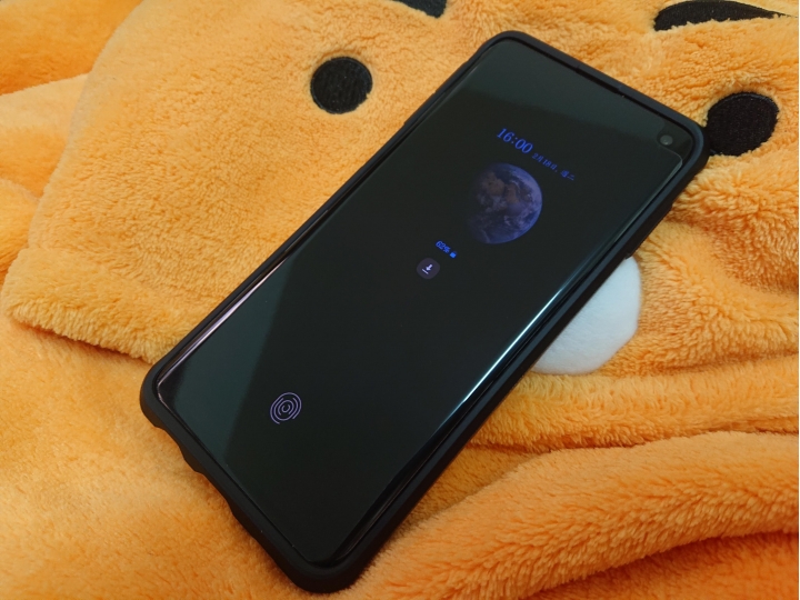 Samsung Galaxy S10 原廠保護貼 開箱