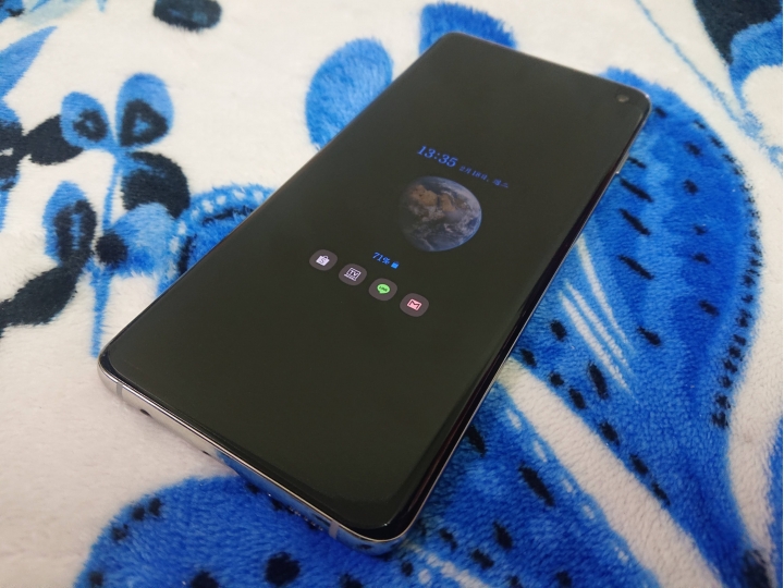 Samsung Galaxy S10 原廠保護貼 開箱