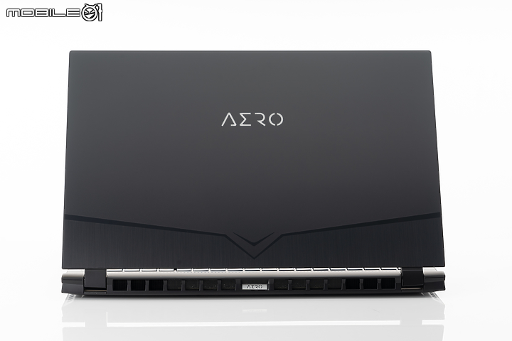 GIGABYTE AERO 17 HDR 測試報告|跨界筆電新選擇!