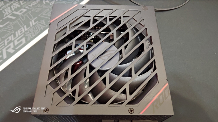 AMD與TUF的CP狂香機!(簡單推薦)